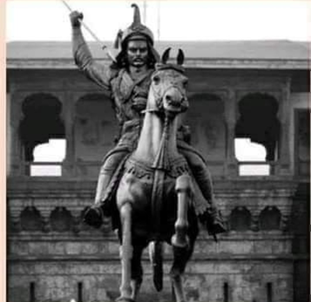 SmitaGarg8's tweet photo. जिस व्यक्ति ने अपनी आयु के 20 वे वर्ष में पेशवाई के सूत्र संभाले हो ...40 वर्ष  तक के कार्यकाल में 42 युद्ध लड़े हो और सभी जीते हो यानि जो सदा "अपराजेय" रहा हो ...जिसके एक युद्ध को अमेरिका जैसा राष्ट्र अपने सैनिकों को पाठ्यक्रम के रूप में पढ़ा रहा हो ..ऐसे 'परमवीर' को आप क्या https://t.co/fgUjasFvkl