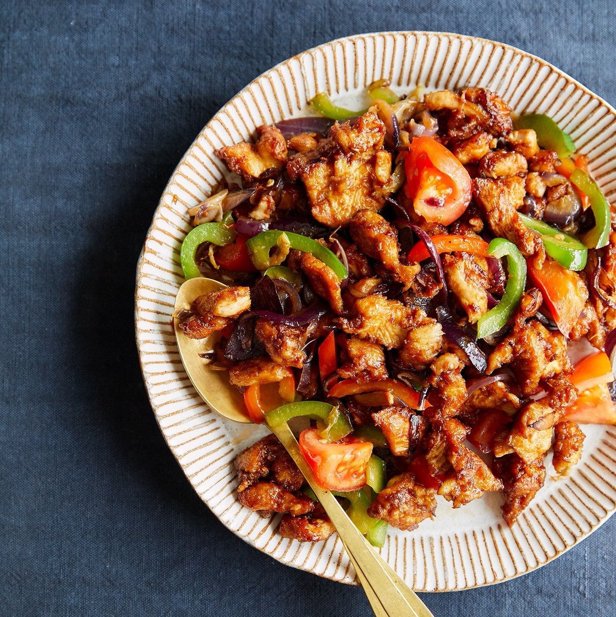 MurdochBooks_UK's tweet photo. Need a tasty dinner that’s bound to be a crowd-pleaser? Look no further than @tastetibet's famous Sesame Chicken. It’s a simple and delicious recipe that's sure to be a hit with all ages. Serve with basmati rice and Yeshi’s dal, you won't be disappointed.😋🍽️ #tastetibetcookbook https://t.co/rJd9XqBmX6