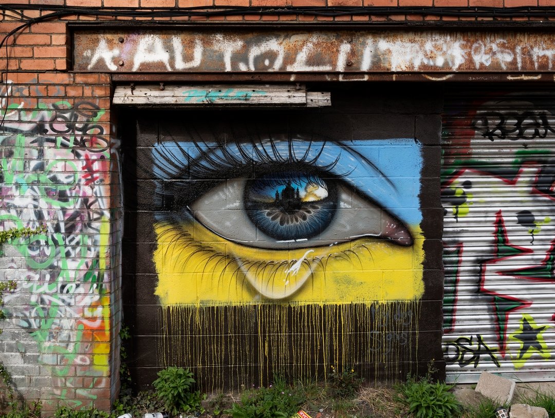 Spotted on my travels (v cheap rail tickets available until Monday, Valid to 27th May), in Cardiff,  My Dog Sighs in support of #Ukraine