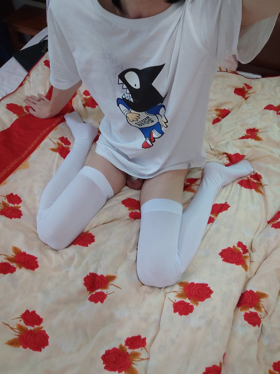 xi4109's tweet photo. 日常发图～继续等在路上的女仆装的说～
#锁奴 #伪娘 #贞操锁 #调教 https://t.co/VcbPKQhb8o