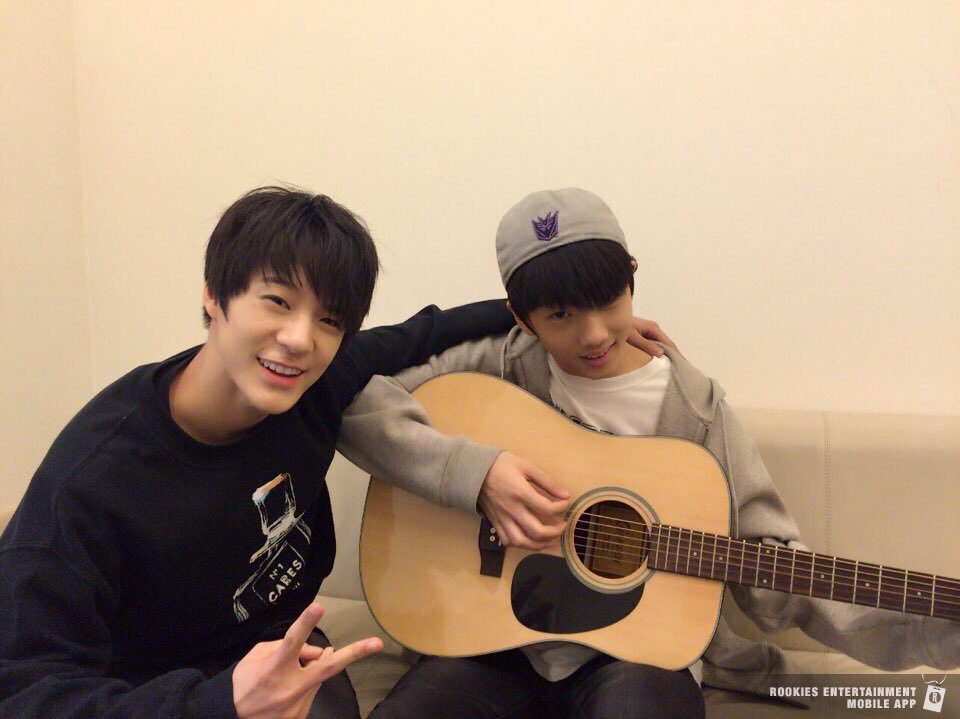 hourly jeno 👑 tweet media