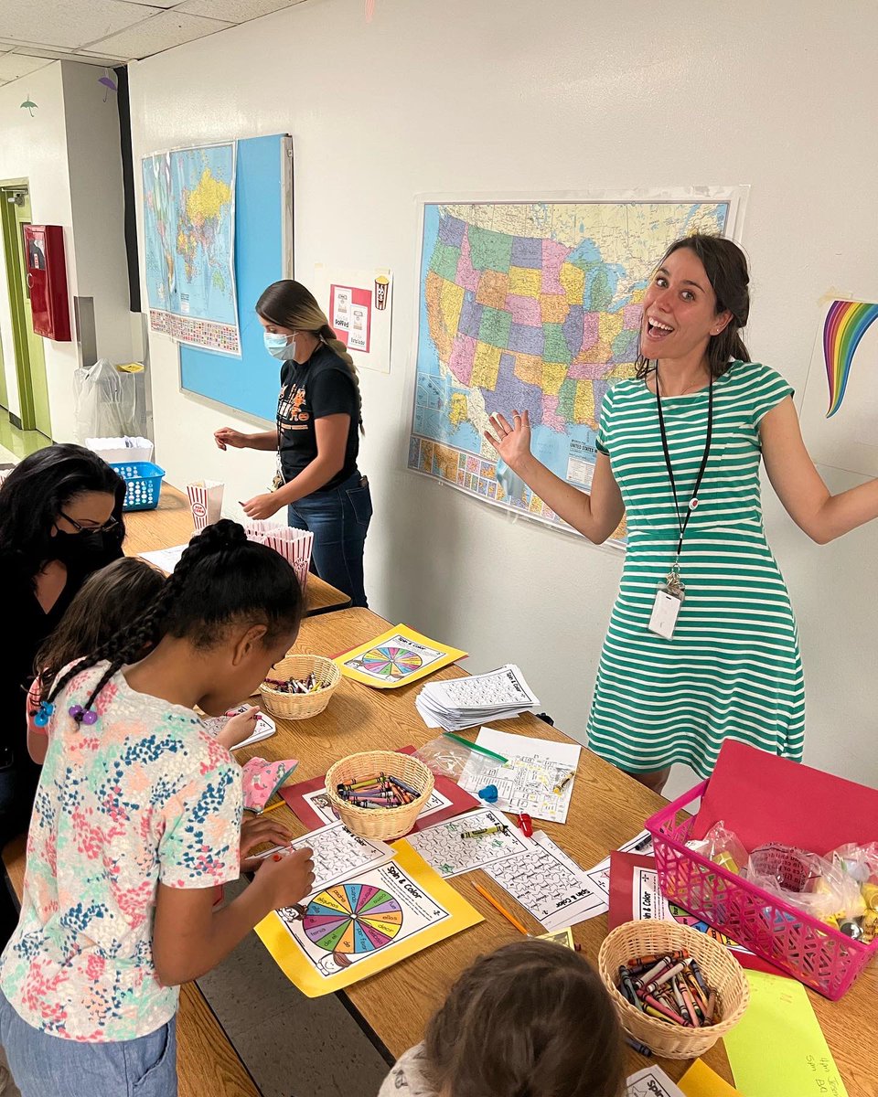 DGESTigers's tweet photo. Huge shoutout to our DG family!! What a great success we saw tonight at our “Friendship According to Humphrey” night! We hope you had fun, families! Thank you to our staff for setting up this fun community-building event! 

#onebookoneschool #abqschools #duallanguageeducation https://t.co/NnJRpNxyDt