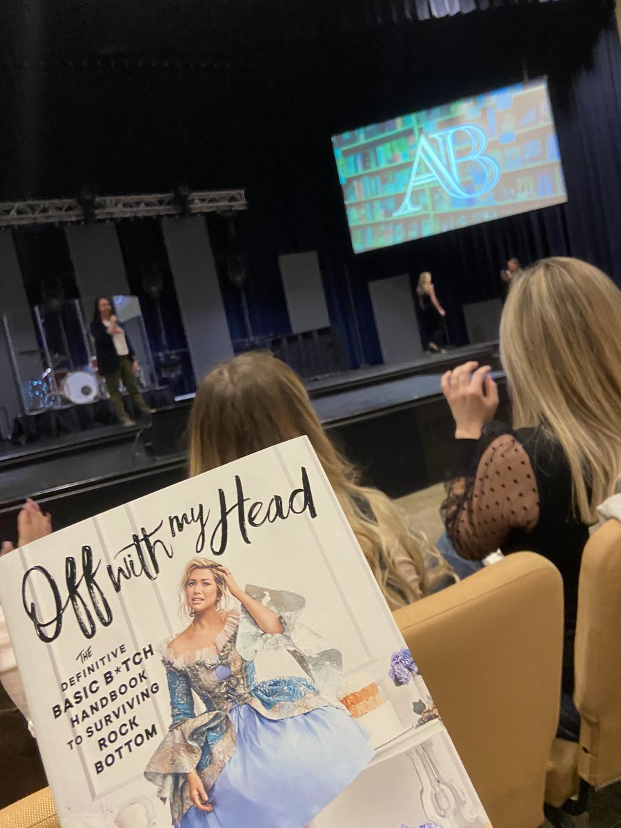 JesCat's tweet photo. Took a vacation day, drove 6 hours, spent hours planning my outfit and how to poseโฆthen she hugged me and smiled and I lost it all. Today was a dream anyway. Such a proud Khaleesi and fan of @stassi. (And her newly promoted CELo.) ๐๐๐ #OWMH https://t.co/QYRWycNlwu