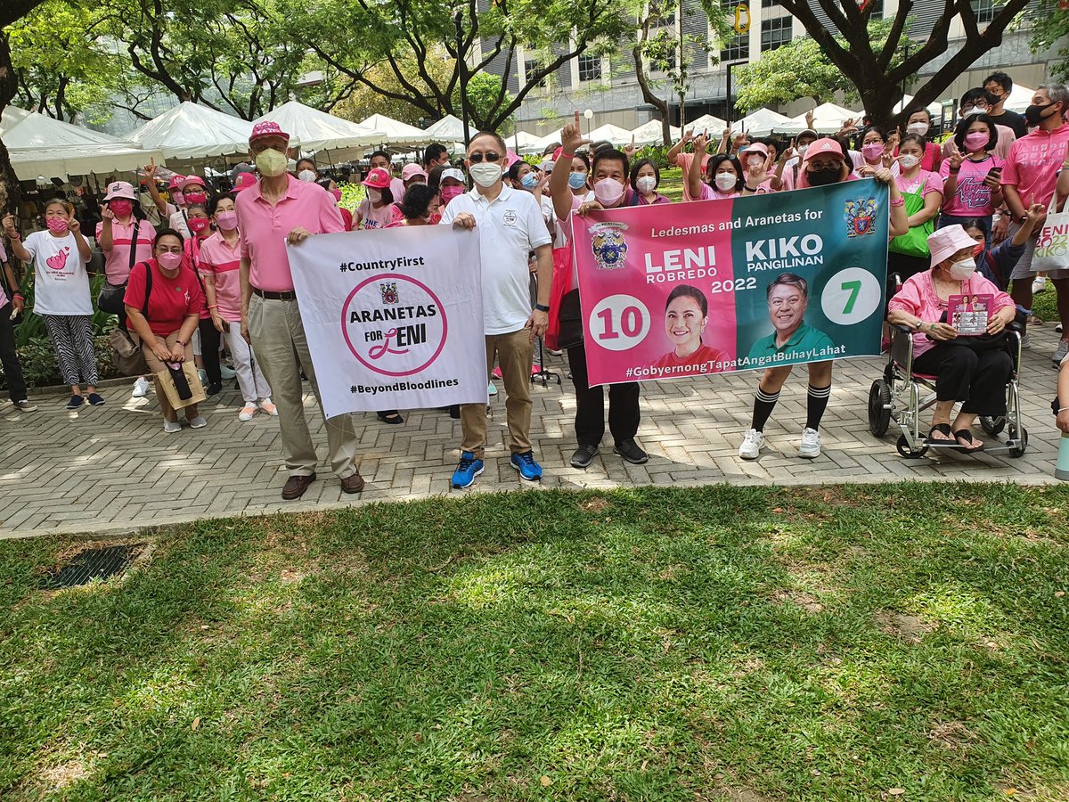JoeyLedesma10's tweet photo. Over a hundred relatives walked and met for #LedesmasAranetasForLeniKiko around Salcedo Market Makati https://t.co/AQiF9HZtZT