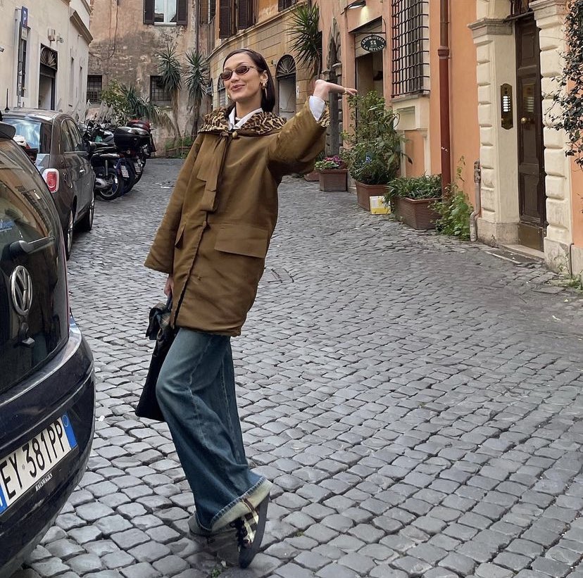 (Not) Bella Hadid. tweet media