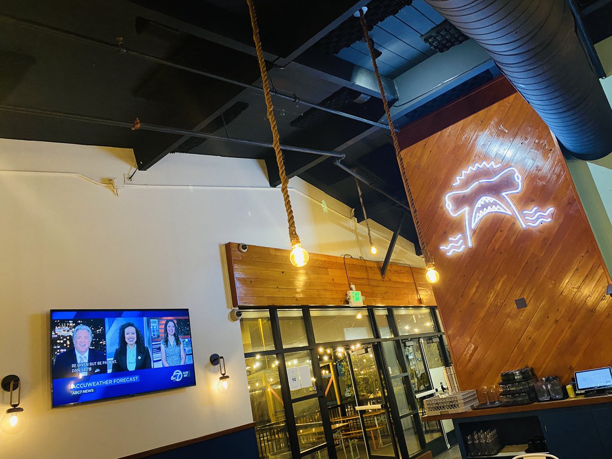 abc7newsbayarea's tweet photo. Happy Friday, Bay Area! Our @abc7newsbayarea team is on-air with a special edition 8PM post-draft newscast.
📸 from a viewer at @Humble_Sea in #Pacifica. Post your photos with #abc7news if you’re watching us! @DanAshleyABC7 @SandhyaABC7 #amadaetz
#betterbayarea https://t.co/5b5vriuJrE
