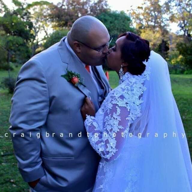 housecaptain06's tweet photo. Happy Iron Anniversary!! #6yrweddinganniversary @Carl899 https://t.co/scvMCiwi5J