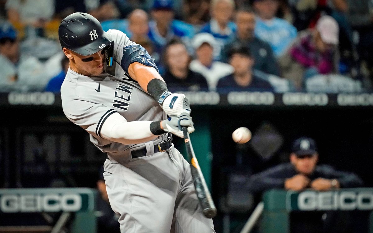 Yankees's tweet image. Are you not entertained?

#RepBX