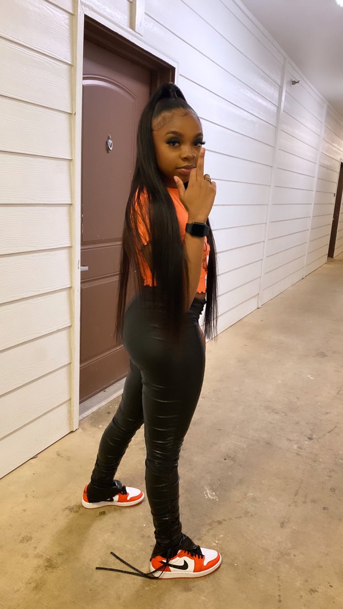 SweetTatterz's tweet image. Can’t play with me, YK I come trim, I’m inna different league 🦍