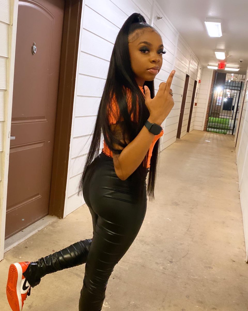 SweetTatterz's tweet image. Can’t play with me, YK I come trim, I’m inna different league 🦍