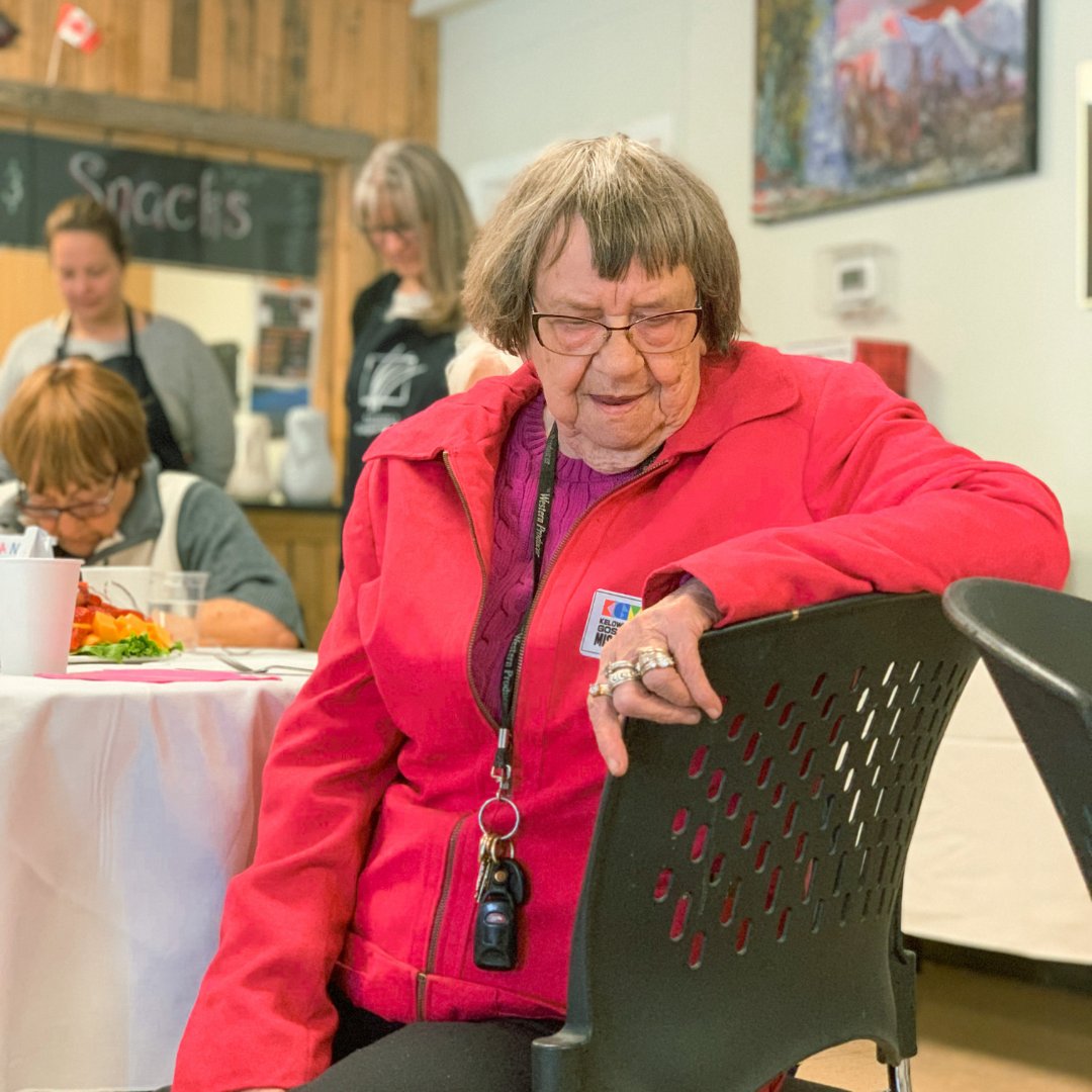 KGMission's tweet photo. 🙏💕Thank you to our amazing volunteers here in #KelownaGospelMission who dedicate their time and efforts to helping others, and making our community a better place.
.
.
.
#kelownagospelmission #relentlesscompassion #compassion #endhomelessness #volunteering #nvw2022 https://t.co/RXJJAgwj2p