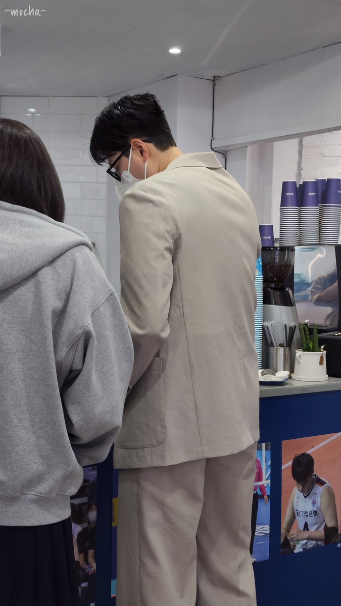 mocha_natie's tweet image. 220430 카페어싸이드 히진 강림🥲🥲