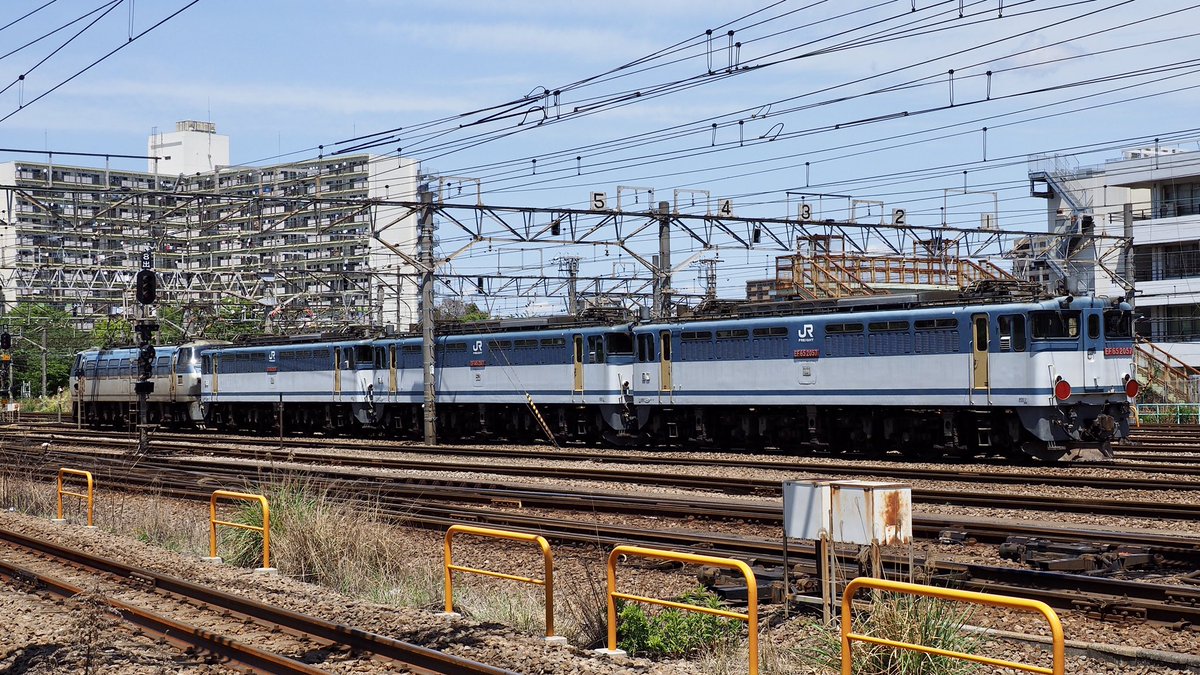 OJ_JNR_MODELS's tweet photo. 2022年4月30日
新鶴見機関区-新鶴見信号場
EF66 113-EF65 2138-EF65 2117-EF65 2057
新鶴見信号場ではタキ1000-1000が通過していきました。
#EF652138 #EF652117 #EF652057 #EF66113 #タキ1000 https://t.co/1CEkCcKPg2