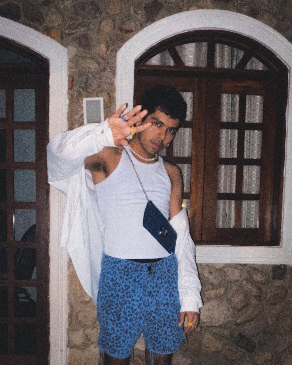 itsigorsaint's tweet photo. Hoje com essa energia gostosa em Canoa Quebrada. #StyledBySaint https://t.co/lrKyTLapYP