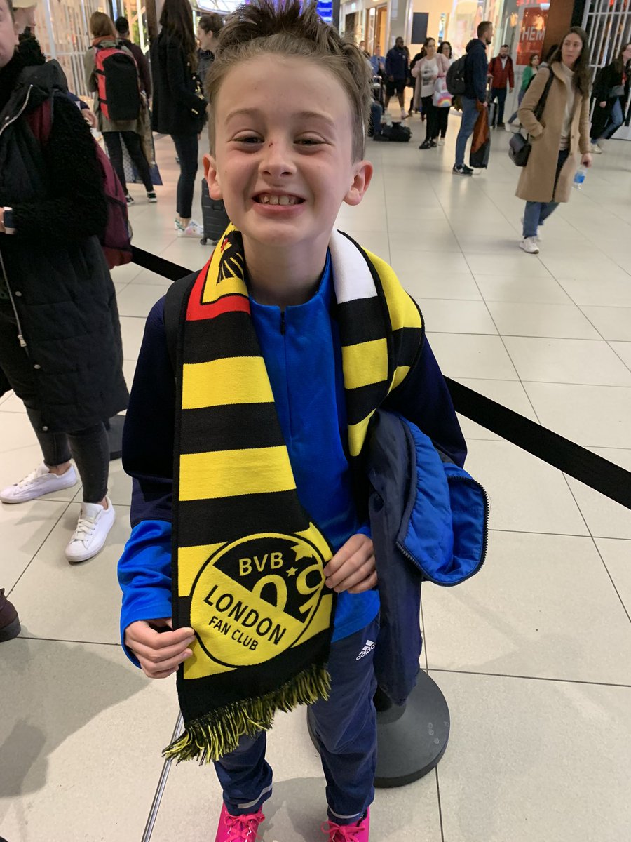 Early morning flight to watch his two favourite players <a href="/BellinghamJude/">Jude Bellingham</a> and <a href="/ErlingHaaland/">Erling Haaland</a>. Can’t wait to get to the stadium <a href="/BlackYellow/">Borussia Dortmund</a> #blackyellow