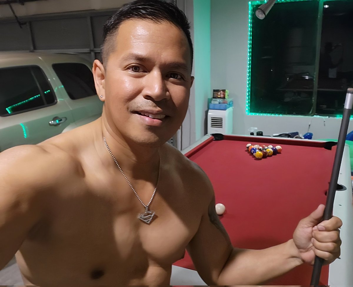 FitVegasGuy's tweet photo. Anyone Up For A Game Of 🎱"Strip Pool"? I Dunno 'Bout You, But The Only Thing Coming Off Here Is My Shirt!💪😜 #PoolChallenge https://t.co/dqh2W04mQr