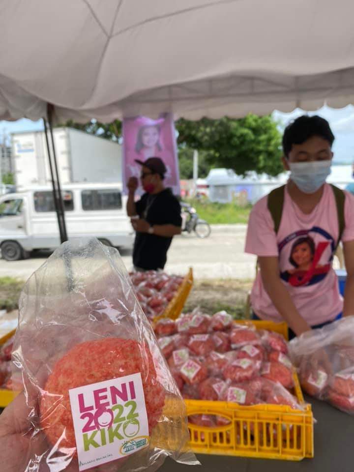 patsnaga's tweet photo. Kakampinks grabe kayo ayaw nyo lumabay 😂 sige na nga dahil mabait naman talaga tayo.

FREE FOOD for alls kakampinks (pwede rin outsider) 😂

#BatangLeni #BarakoParaKayLeniKiko #BatangasIsPink https://t.co/tqy5WOx3TQ