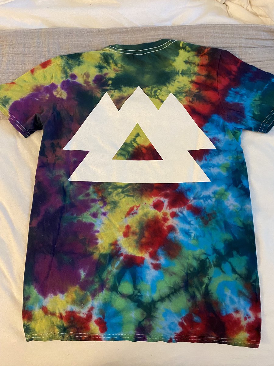 kalemenoww's tweet image. Selling this brand new Wakaan t-shirt! Bought it at a concert but it’s too small for me. Would like to see it go to a bass loving home/closet @WakaanFamily #wakaanfam #wakaan #liquidstranger #liquiddaddy