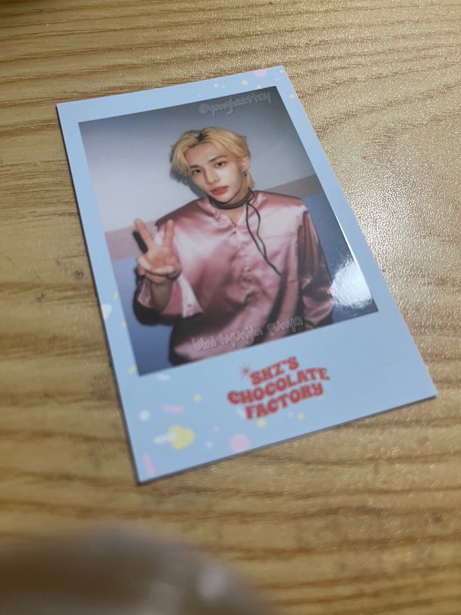 yongheestay's tweet image. #yongheeyangdo4

hyunjin peace kiri (?)😂 pose choc factory pob secured!✅ (org punya) see reply for vid proof!