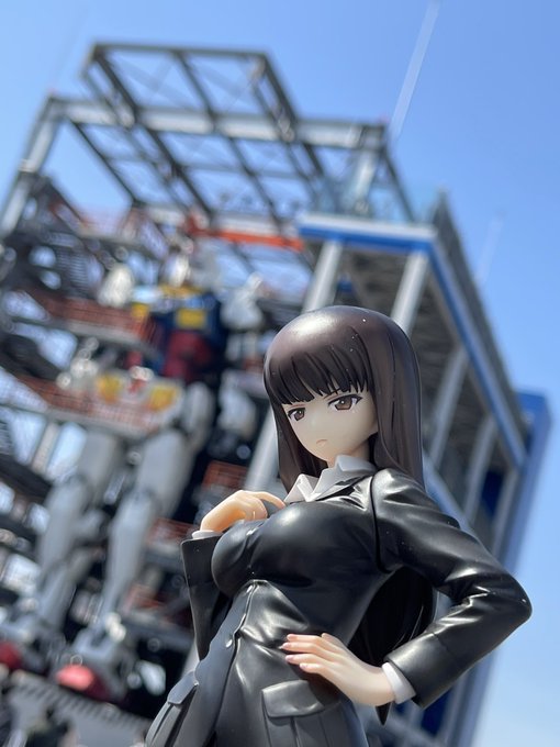 まぁ赤レンガ倉庫まで行ったら足を伸ばすよね!
てことで横浜ガンダムと家元
GW明けから横浜ガンダムは夏休みまでメンテナンスに入るから、見納めという意味合いもる 