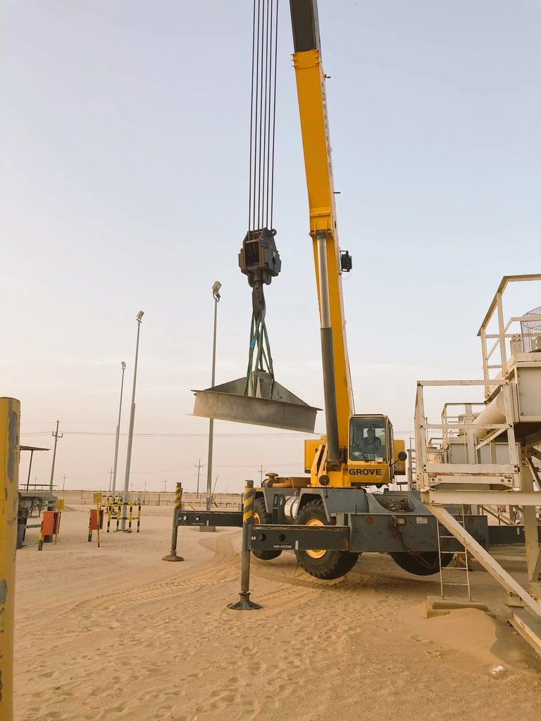 s_beneskined's tweet photo. ■ #AGOCO Changing Fan Coolers of (GT-2) Gas Turbin by the Maintenance Group of "Tribune &amp; Electrical Sections" cooperation with Transportation Department, in #Messla Oil Field. 
2022/04/30 https://t.co/FDbGN0CmcO