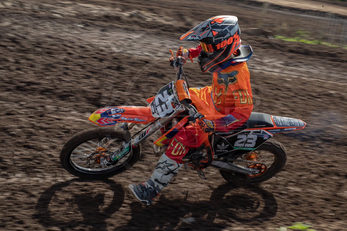 Sally__Alex's tweet photo. A few more images from a recent photoshoot at @moto101uk 🏁  

#motocross #mxuk #motocrossuk #lincolnshire #dirtbikes #mx https://t.co/IKXzAgBcUm