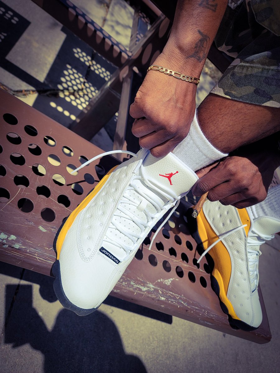 confidence82com's tweet photo. #KOTD 
#unds 
#YourSneakersAreDope 
#SNKRS 
#nike
#AirJordan https://t.co/CoDNC9dd4j