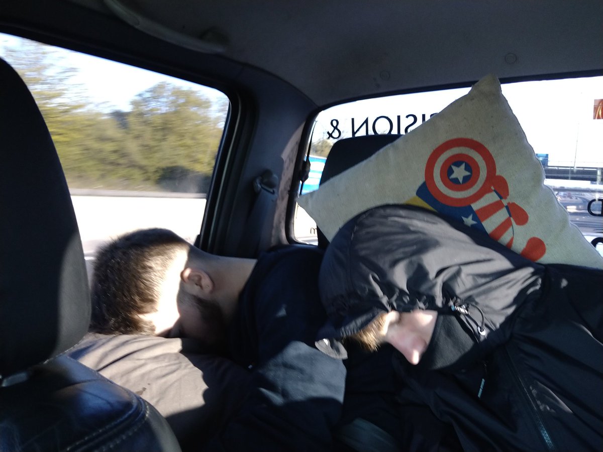 katyL09's tweet photo. @AwayDaySleepers Gillingham bound #rufc https://t.co/cs6YVMArmN