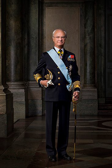 GODMORGON ALLIHOPA FÖR IDAG ÄR DET H.M. KONUNGENS FÖDELSEDAG 🥂