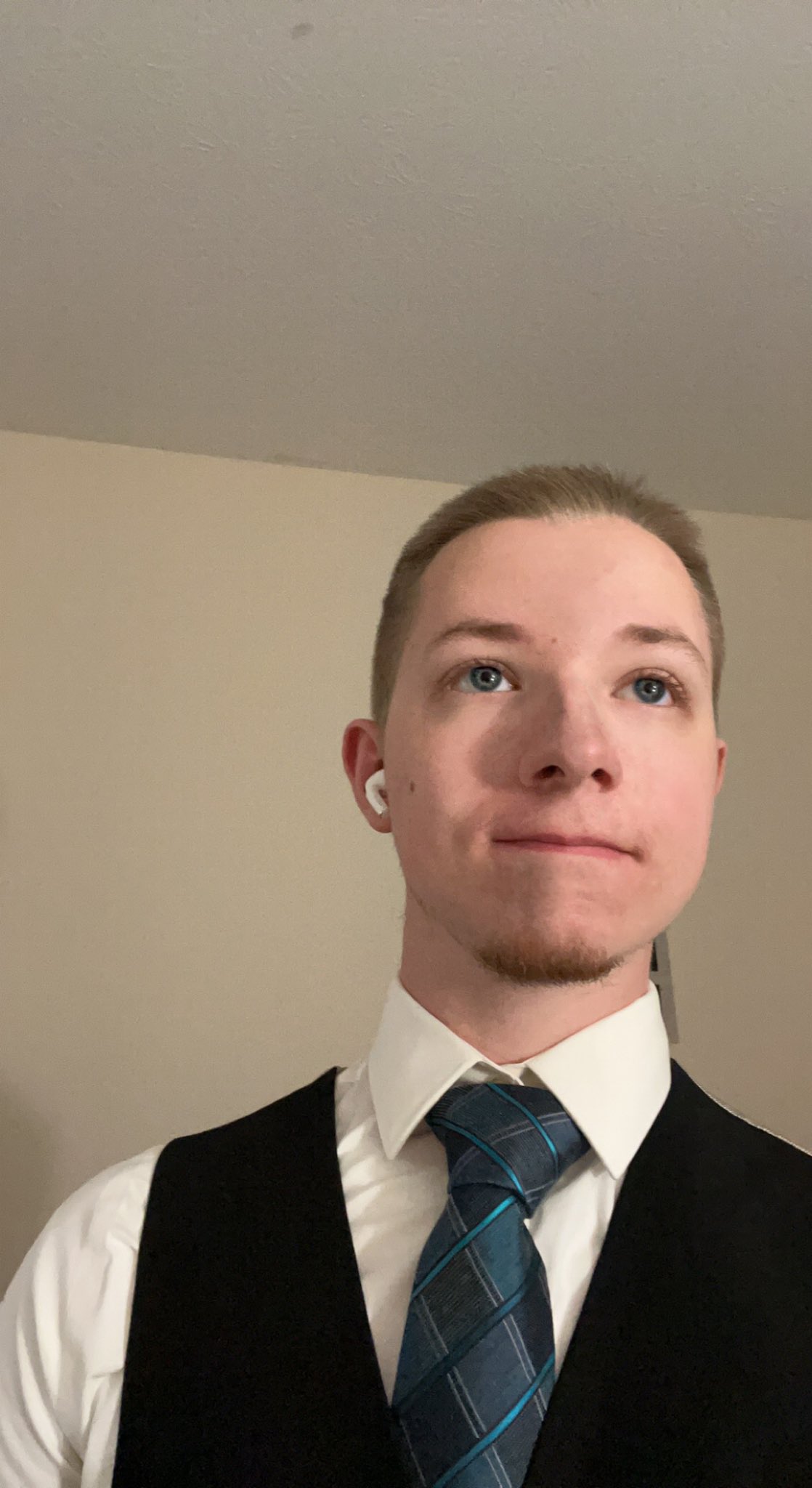 Zach On Twitter Do I Look Like A College Graduate I m Not Sure I zach-on-twitter-do-i-look-like-a-college-graduate-i-m-not-sure-i