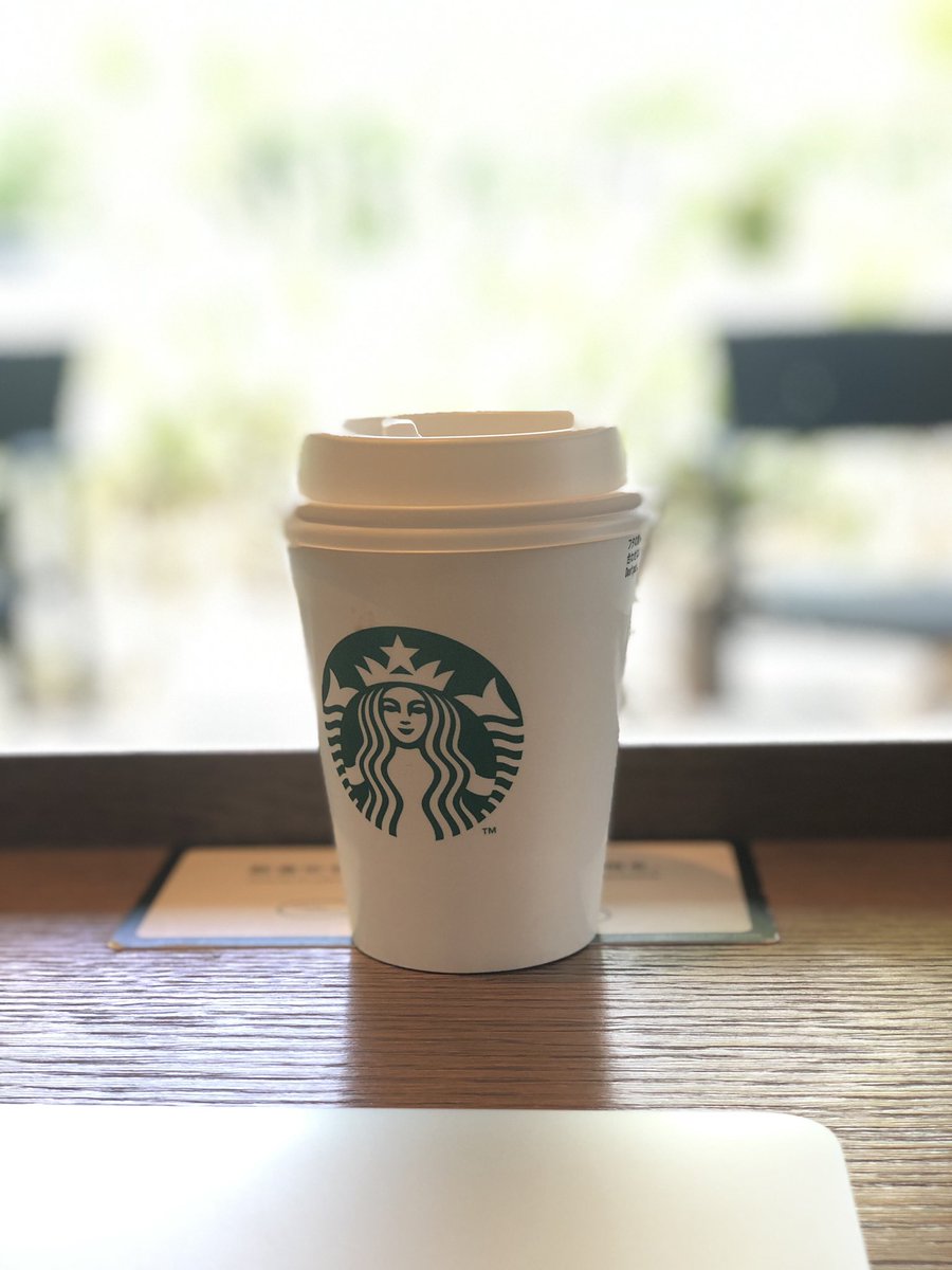 LiMU0318's tweet photo. こんにちは☺️

今日は、天気もいいしスタバで作業✨

5時間くらいおるかなー笑 https://t.co/JrgztxgMTw