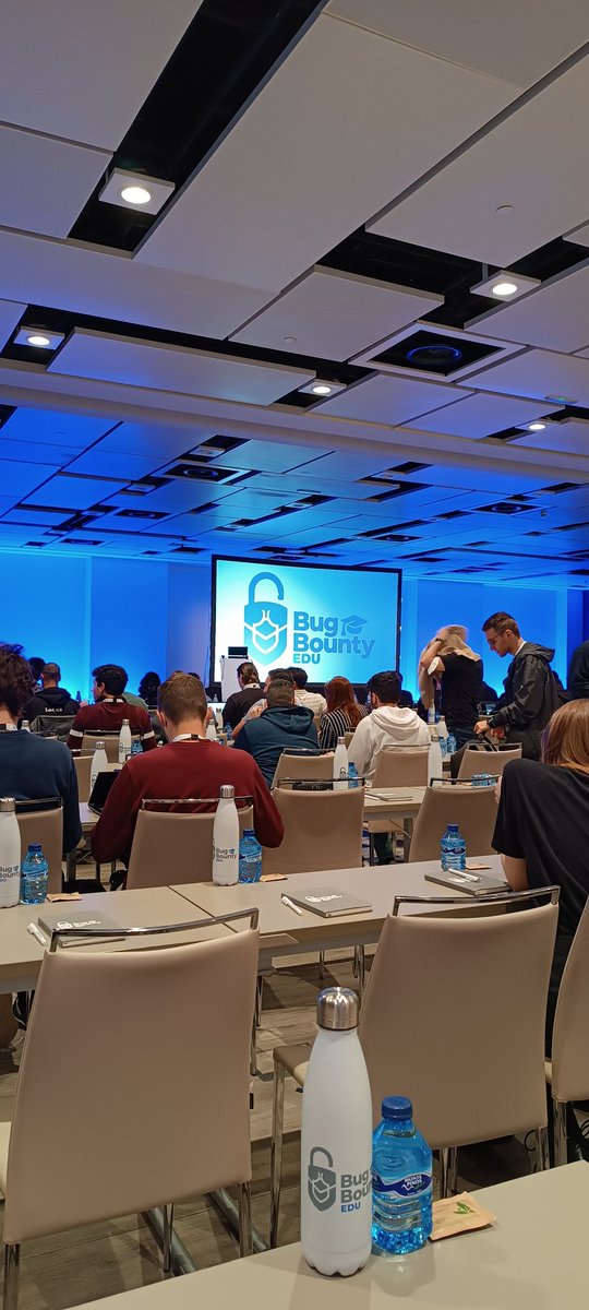 _isHaacK's tweet photo. I'm currently at #BountyConEDU from @fbsecurity https://t.co/C9nTwSqluS