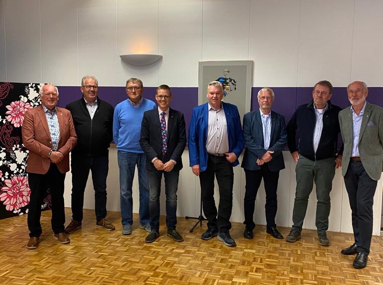 Jaarvergadering Utrecht SchippersVereniging Schuttevaer 4 x 25 jaar, 3 x 40 jaar en 2 x 50 jaar lid, hulde voor 320 jaar lidmaatschap 🎉