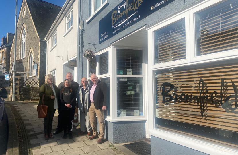 PeterFox61's tweet image. Here with Richard Dixon (back row) standing up for local businesses. 

Richard, who is seeking election with @Jane4MCC for the Llanelly ward, is a proven local voice and would be a solid ambassador for local residents. 

🗳 Vote #Conservative on May 5th!