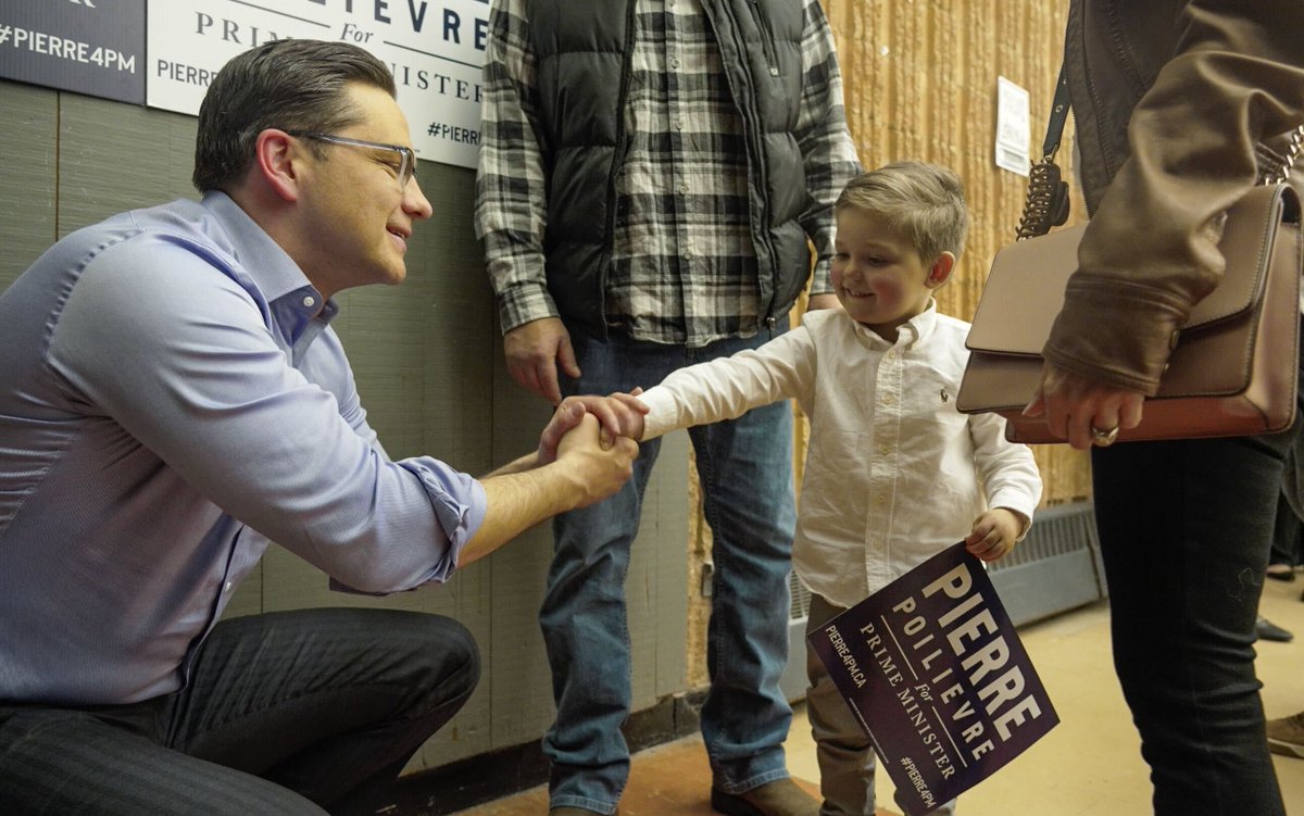 PierrePoilievre's tweet image. Thanks to the 500+ who came out in Pickering last night!

Let's stop #JustinFlation and give Canadians back control of their lives.

Become a member, so you can vote: Pierre4PM.ca/Membership