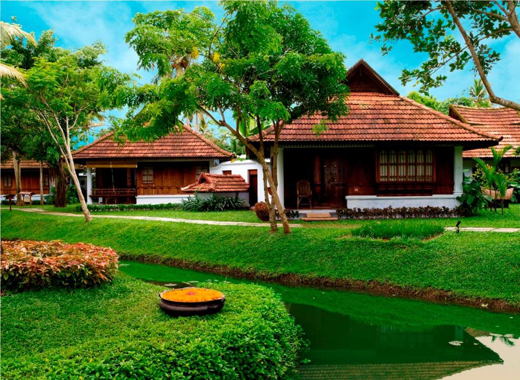 LetsGoKerala_in's tweet photo. Experience, relax and #rejuvenate soul, body and mind at a boutique luxury #resort in the midst of #Vembanad #Lake
+91 9072303030
Info@letsgokerala.in
#travelkerala #meeshapulimala #kolukkumalai #keralaindia #kerala #kumarakom #keralatourism #river #backwater #backwatersofkerala https://t.co/2hqUS3qGQU