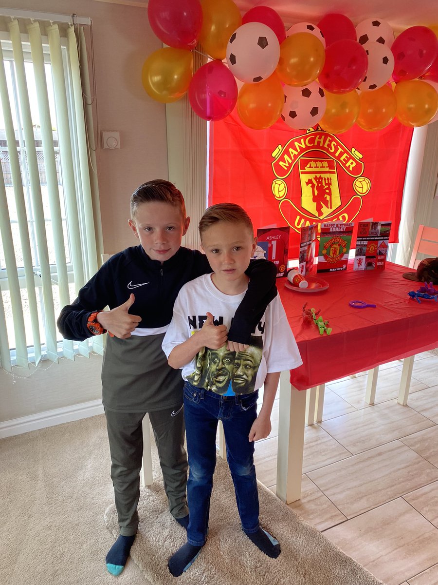 ashleyb222's tweet photo. Happy birthday to Me big boys 10 today https://t.co/CiPajhP6KD