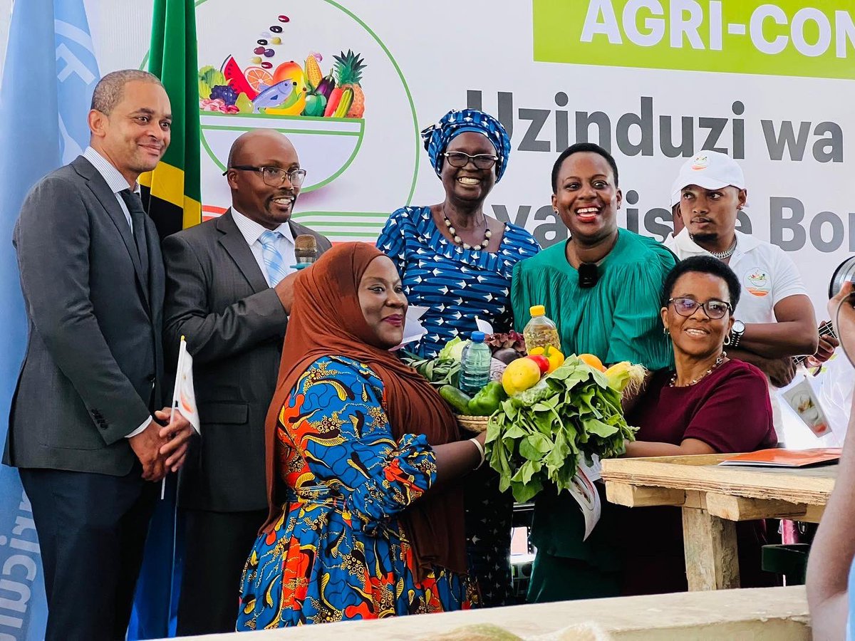 #TimuAgriThamani tunamkaribisha sana <a href="/OKitchen2014/">Open_kitchen2014</a> katika familia ya #LisheBora na tunapongeza sana kwa kuteuliwa kuwa Balozi wa Kampeni ya #LisheBoraNiMtaji ya @tzagriculture <a href="/FAOTanzania/">FAO in Tanzania</a> <a href="/EUinTZ/">EU in Tanzania</a>. Tunamshukuru sana Balozi wetu Upendo kwa Kutuzindulia #SahaniYaLisheBora.