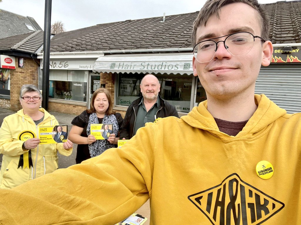 chrislunday98's tweet photo. Great to get out in #Neilston and #Barrhead this morning. So many great conversations with people clear that they will be voting @theSNP on May 5th!

#VoteSNP #ActiveSNP #Council22 https://t.co/jPAVJw6kiF