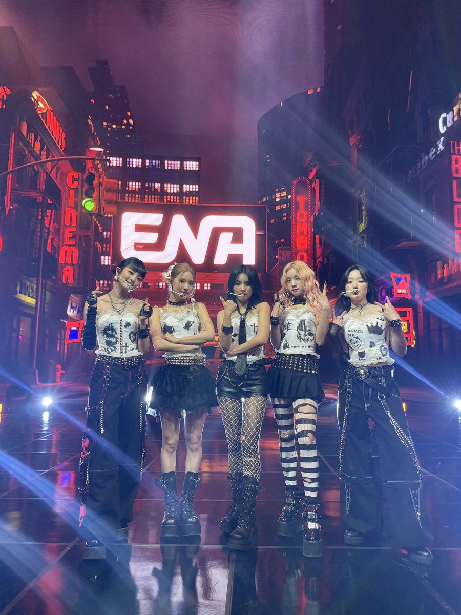 songwugii's tweet photo. Performing TOMBOY on Hi ENA
Neverland-deul~ hope you enjoy the show! Have a wonderful night ☺☺☺ https://t.co/HBM3PLfIDP
