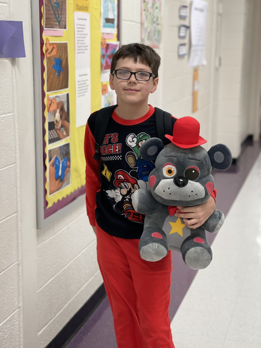 LaTosha0131's tweet photo. Friday’s theme for Georgia Milestones… relax it’s over! Wear your PJ’s and bring your favorite stuff animal. This student understood the assignment. 📝🙂🧸 #bettertogether #Hamptonproud #testingisover #relax #breath #countdown https://t.co/4YuIzPFHd0