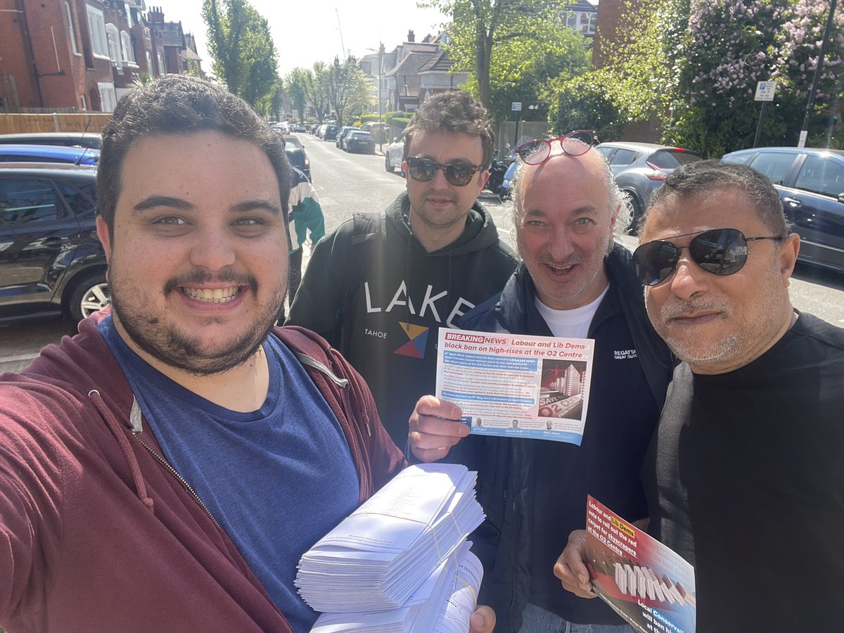 Marcos4WH's tweet photo. A beautifully sunny day to be chatting with residents. We only have a few days left before Election Day! @WestHampTories @Ian_Coh @a_j_parkinson https://t.co/oRiltuTTQc
