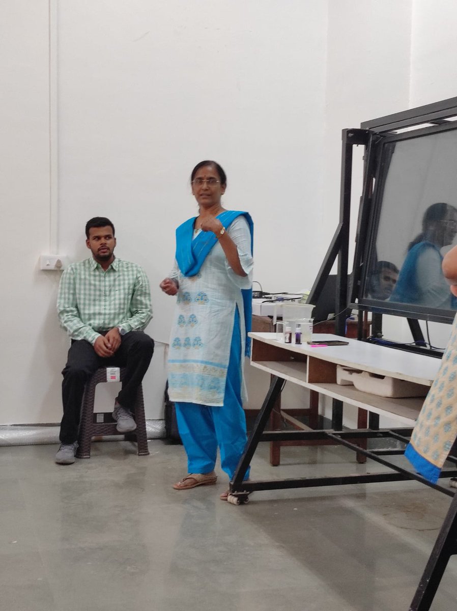 ClusterPune's tweet photo. Hands_on #STEM #TeachersTrainingWorkshop-Day2
Final wrap up of the workshop with #Teachers sharing their own ideas and experiences on #inquiry/ #Constructivist_teaching #ExperentialLearning
#HighSchool #Science
@MSDEEDIISERPune @IUCAAScipop @IUCAApune @priya_nagaraj1 https://t.co/WlojWGeMcv