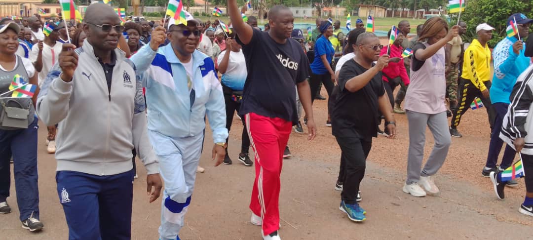 MaximeBalalou's tweet photo. Marche olympique pour la paix à l'occasion des festivités du 1er mai 2022 à Bangui en République Centrafricaine. https://t.co/OxTPPbAUqE