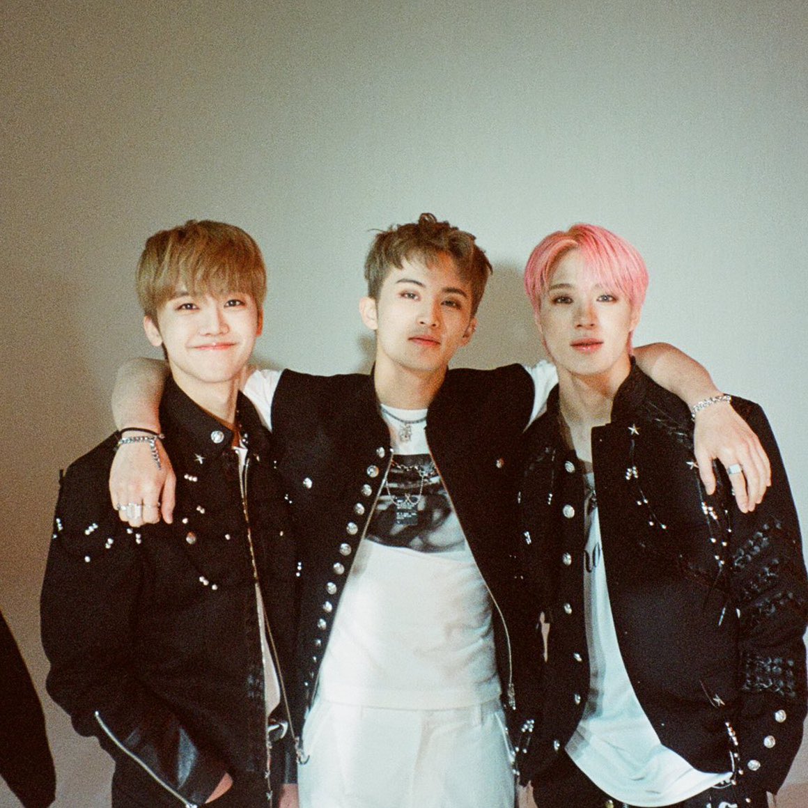 น้อง                          พี่                ที่รัก