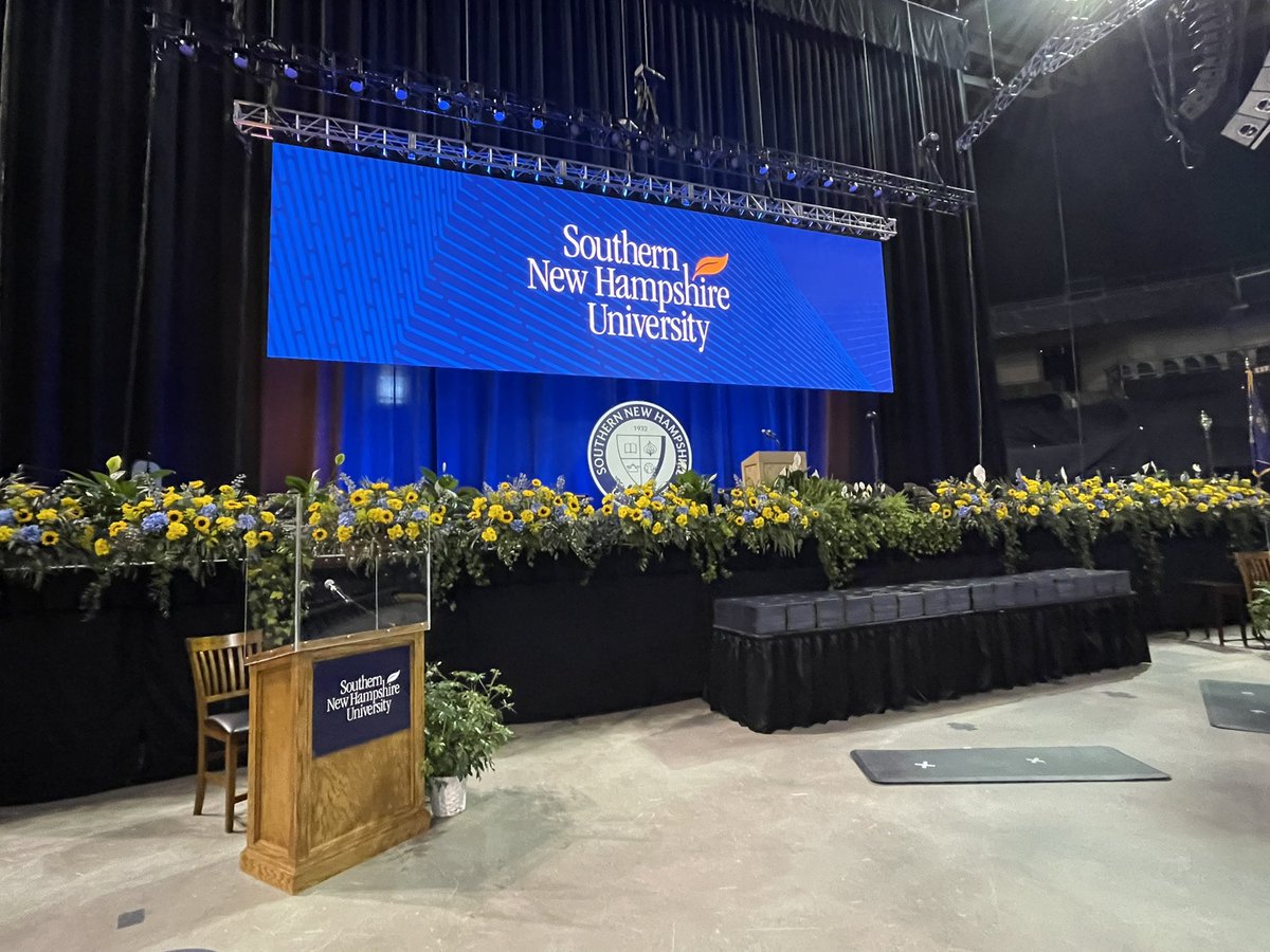 VPofSNHUdents's tweet photo. The calm before the commencement storm. Can’t wait to celebrate the class of 2022. https://t.co/QC0jiqyS8N
