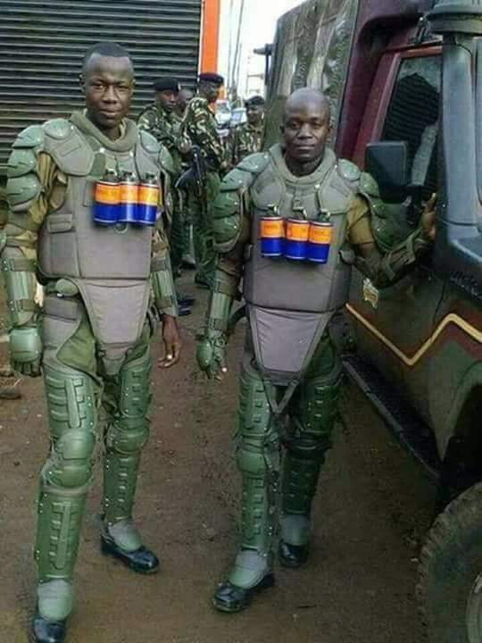 AliMwarakoi's tweet photo. 1As a Police Officer in Kenya, I have pulled dead, mangled bodies from cars. I have lied to people as they were dying. I said you are going to be fine as I held their hand and watched the life fade out.
I have held dying babies. Bought..... #digitalcops #AskariniBinadamu https://t.co/6qZpADGiok