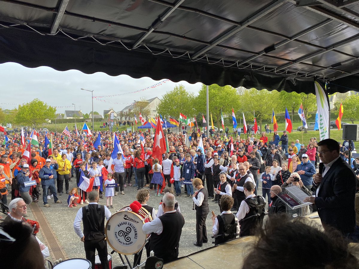 Les mondiaux de #canicross sont lancés à #pledran.
Quelle émotion de voir autant de nations réunies autour des valeurs du sport dans le contexte international actuel. #peace <a href="/StBrieucAgglo/">StBrieuc Armor Agglo</a> <a href="/cotesdarmor22/">cotesdarmor</a>  <a href="/regionbretagne/">Région Bretagne</a>