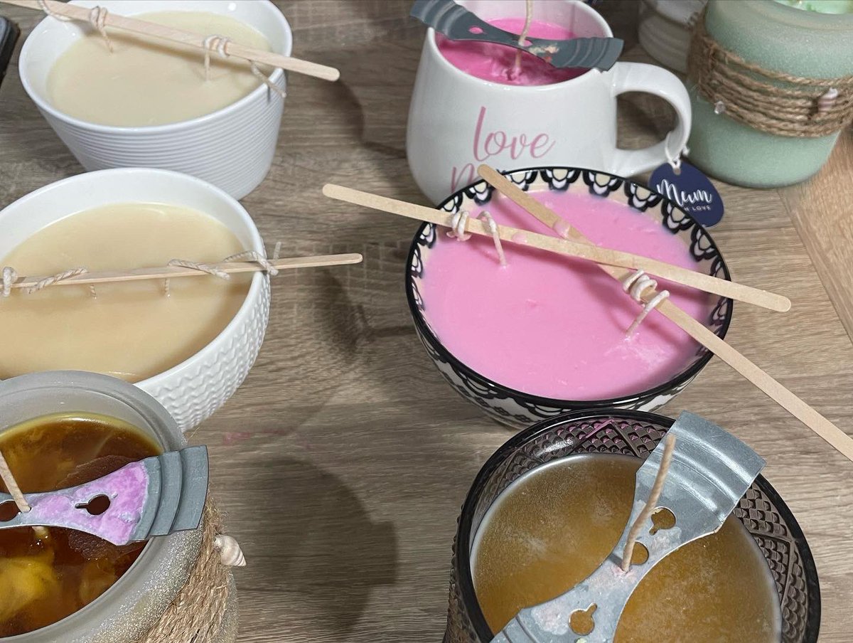 BeachsideScentz's tweet image. It’s candle making day here at Beachside. Looks productive. One or two haven’t settled yet but by tomorrow they’ll be looking great. The smell is divine 🥰💕 #beachsidescents #lotstochoosefrom