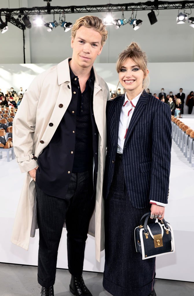 Will Poulter com a atriz Imogen Poots no desfile de moda Thom Browne Fall 2022, ontem em Nova York.

📸: Jamie McCarthy - gettyimages